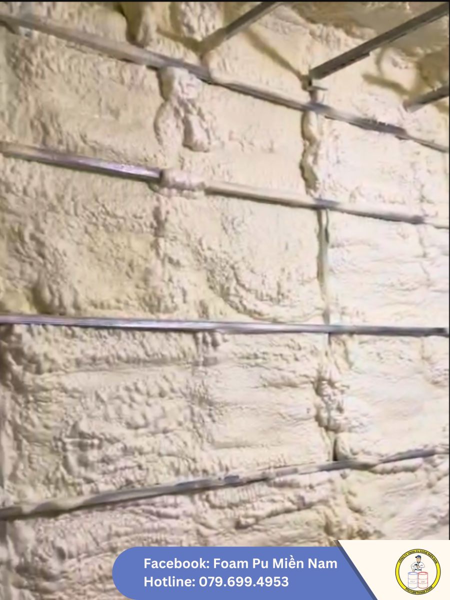 Thi công phun PU Foam cho vách phòng karaoke tại Bình Phước 