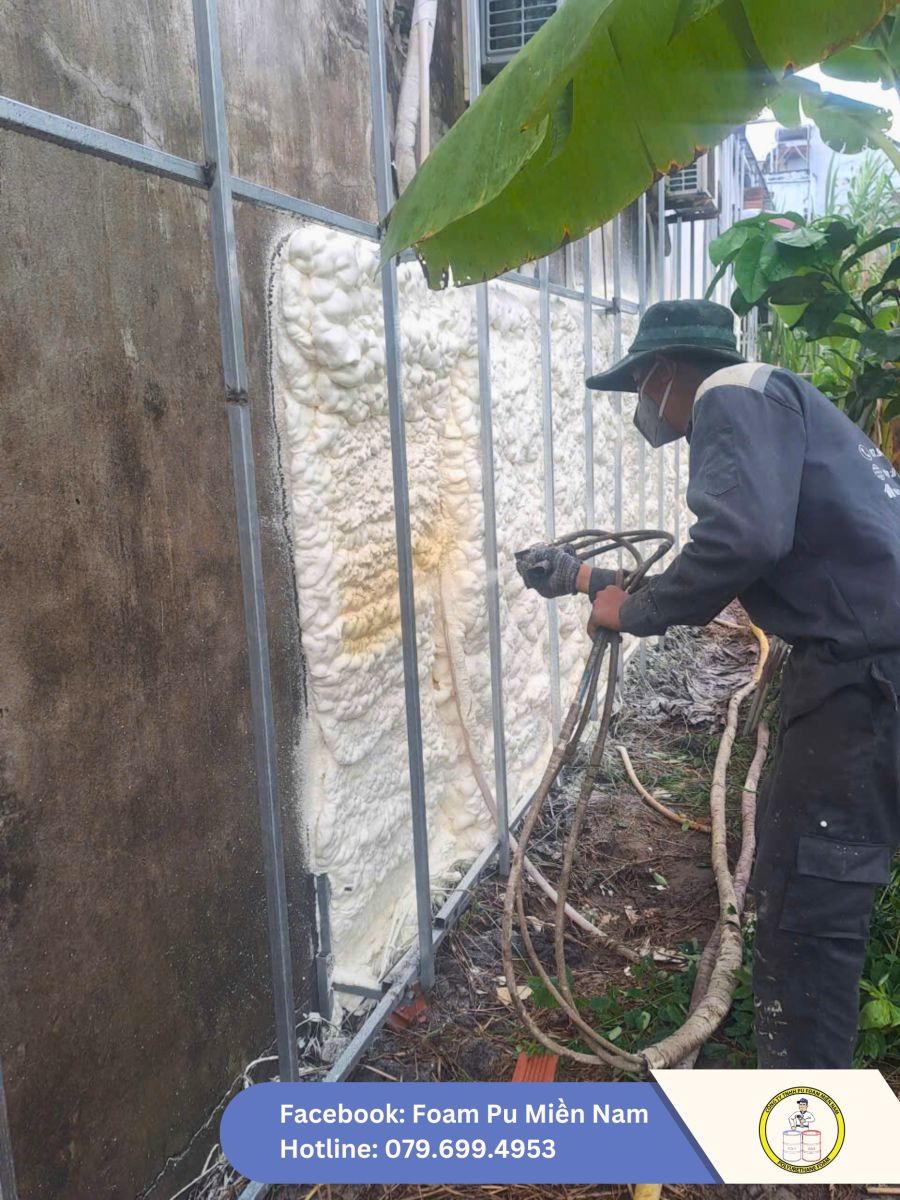 Thi công chuyên nghiệp bằng máy Graco Mỹ – chuẩn an toàn & hiệu quả.