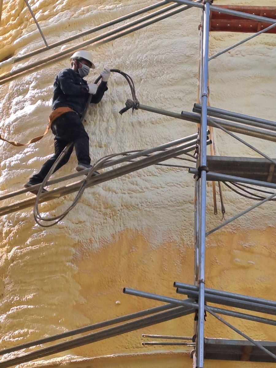Đội ngũ Pu Foam Miền Nam đang thi công