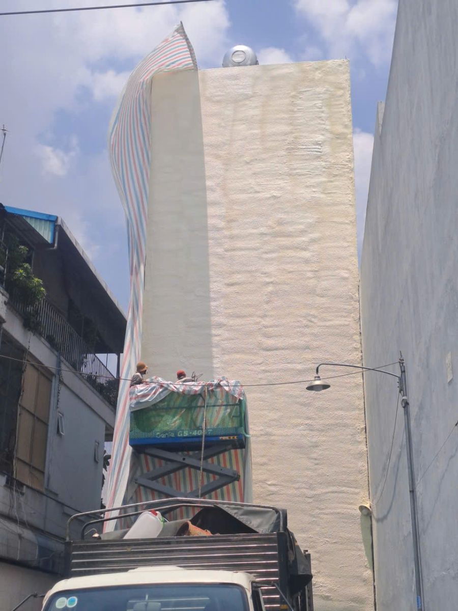 Thi công PU Foam chống nóng tường hướng tây